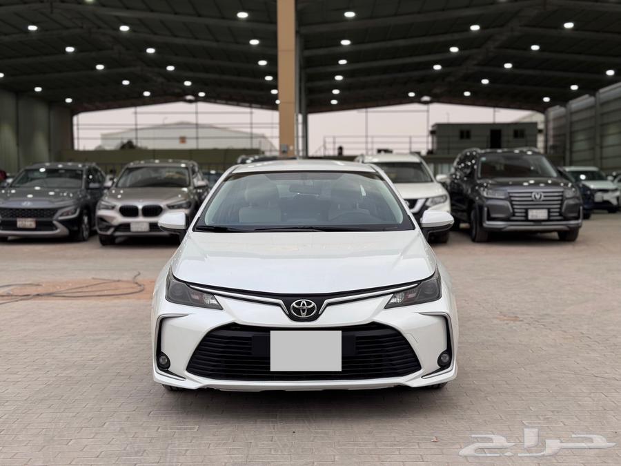 تويوتا كورولا 2023 ابيض ( تم البيع )64227492422018112