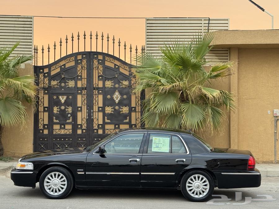 2010 Grand Marquis in agency condition, American, with conditions64206697484803114