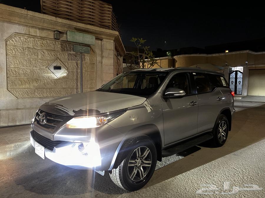 سياره فورتشنر 6 سلندر للبيع ممشى 85 الف دبل64221863586434112