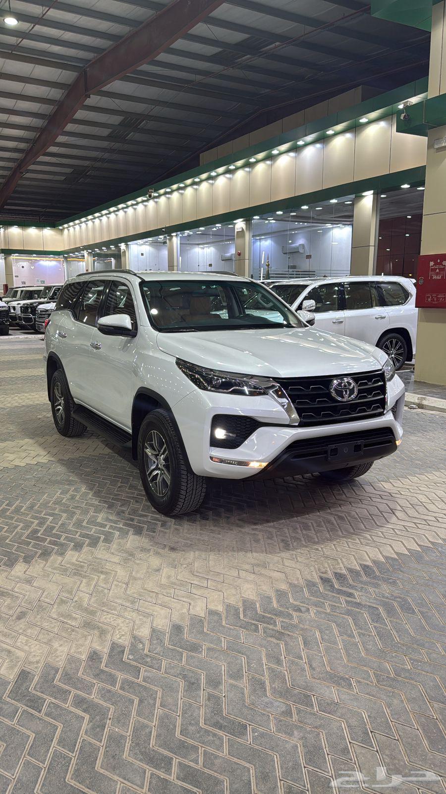 تويوتا فورتشنر الموديل2023 مخزن سعودي بنزين مكينة664218744569729112