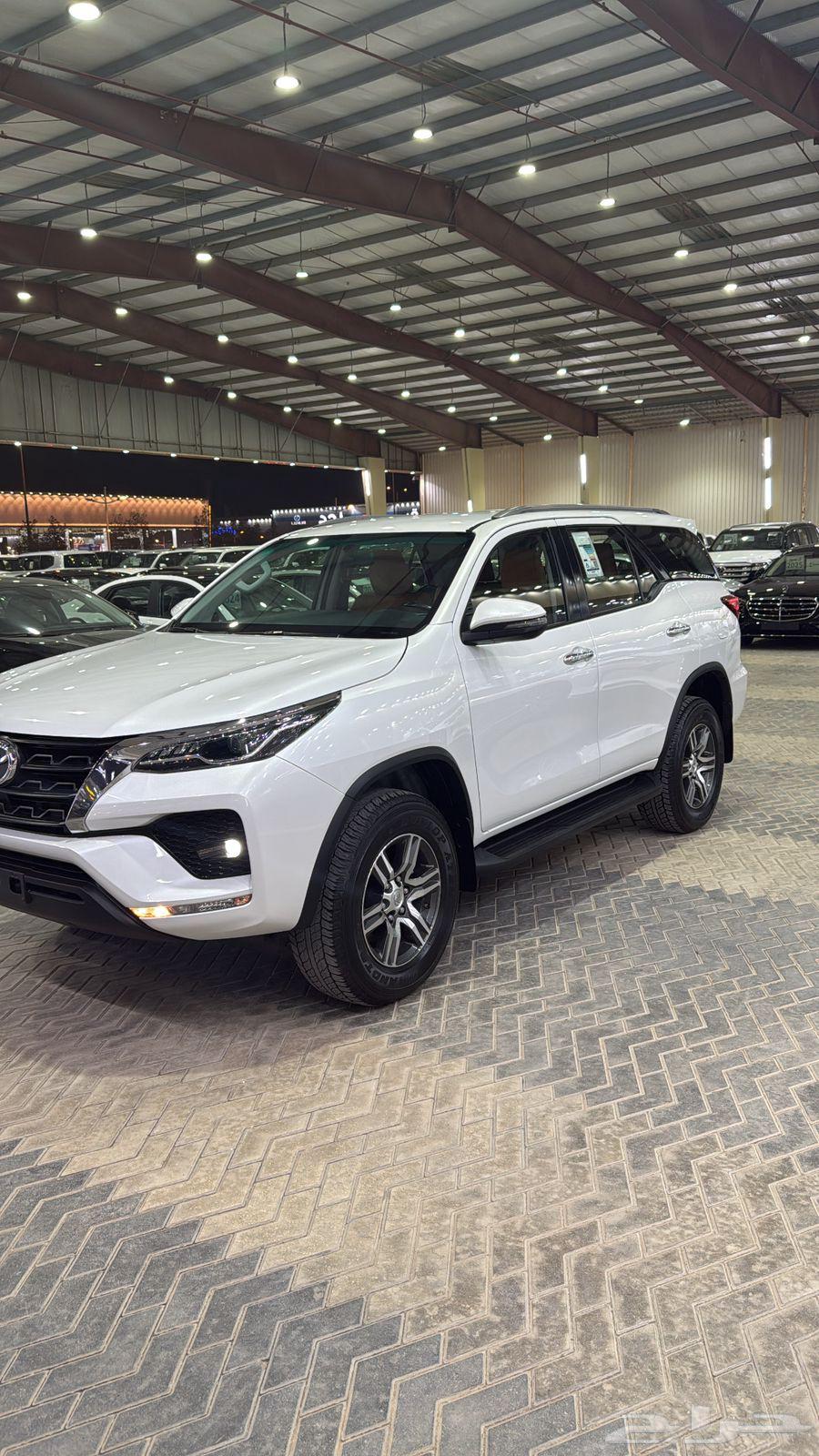 تويوتا فورتشنر الموديل2023 مخزن سعودي بنزين مكينة664218744569729110