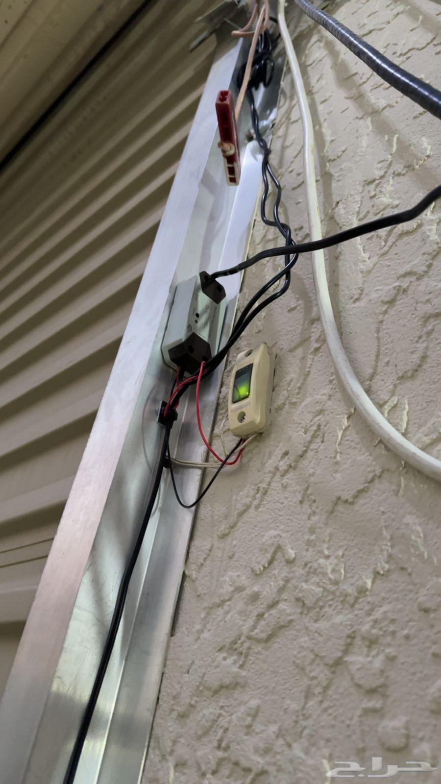 Opening the garage door via phone64228153654401112