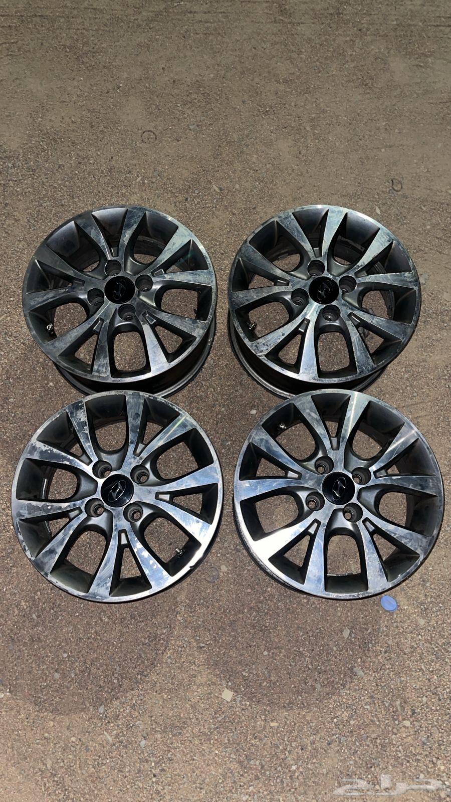 Accent 2016 rims with hubcaps64228685145985110