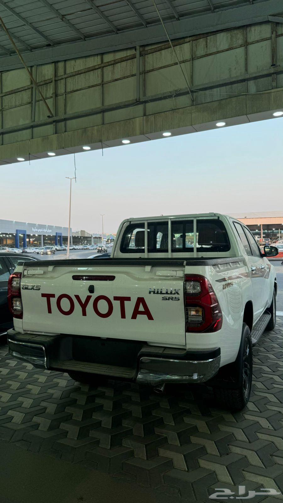 تويوتا هايلوكس فل كامل بريمي بصمه 2025 اخر دفعه64218744324481111