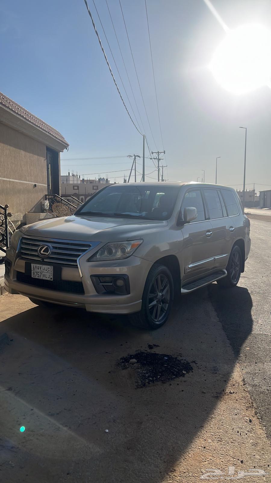 للبيع لكزس64233124018562111