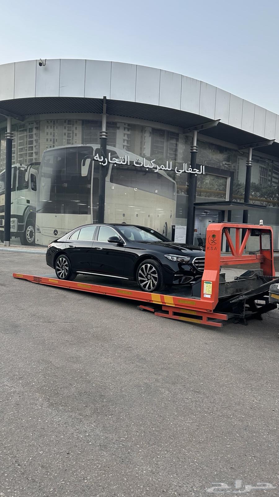 Full down hydraulic flatbed available throughout Riyadh64245417185155110