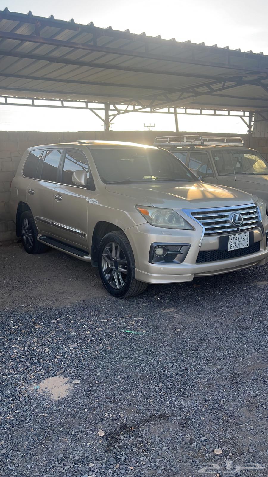 للبيع لكزس64233124018562112