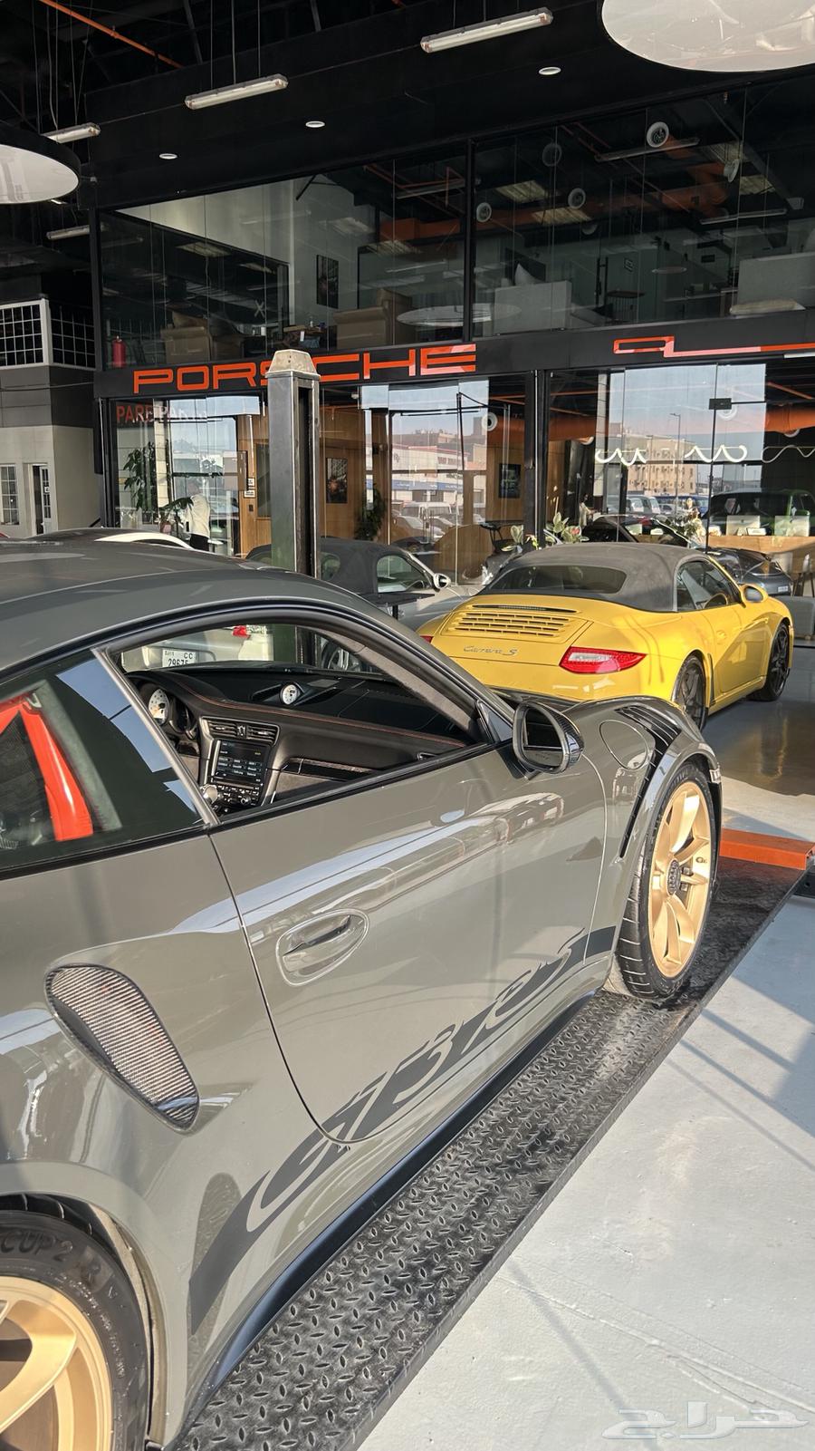 Porsche car inspection, programming, maintenance, and spare parts64242939665281110