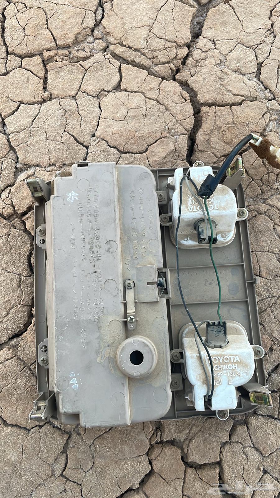 للبيع لمبة سقف حقت وكاله تايوتا64257682305283112