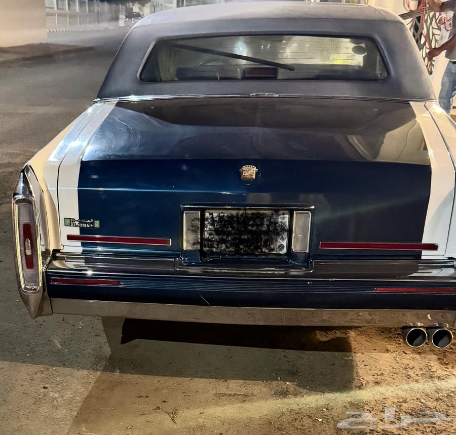 للبيع كاديلاك فليتوود كلاسيك موديل 1990 اللون بيض64257682268033110