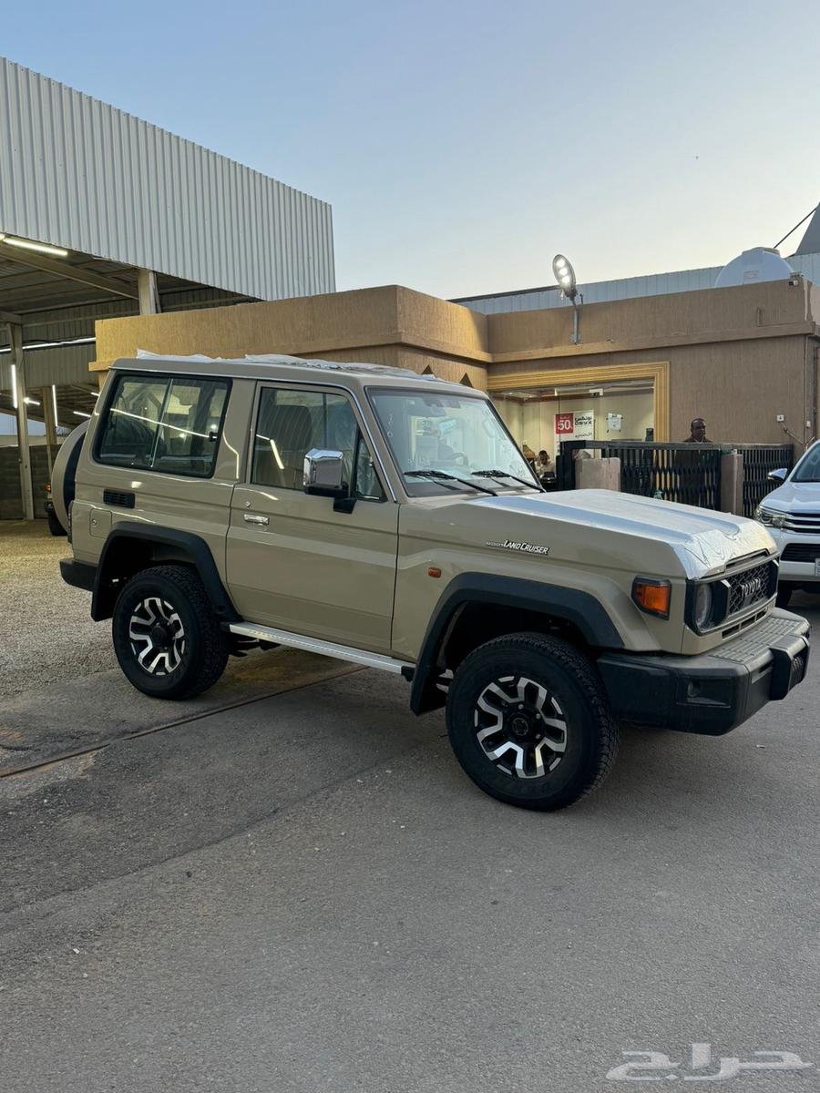 تويوتا ربع 2025 ديزل اوتماتيك فل كامل رفرف سعودي جديد64255935017091112