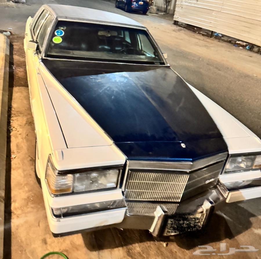 للبيع كاديلاك فليتوود كلاسيك موديل 1990 اللون بيض64257682268033111