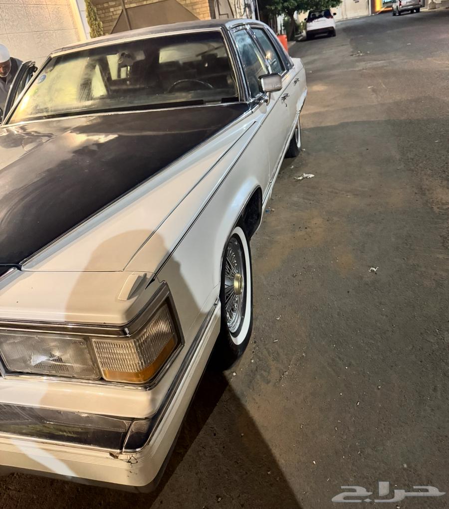 للبيع كاديلاك فليتوود كلاسيك موديل 1990 اللون بيض64257682268033112