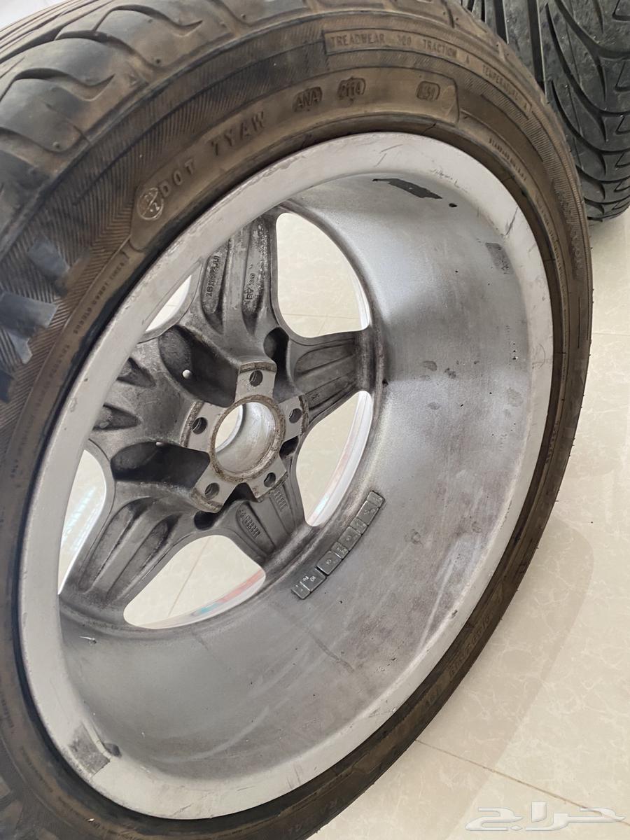 يوجد لديه جنوط وكفرات مرسيدس نظيفه تاريخ الكفرات 14 وفي ضل64246257268994113