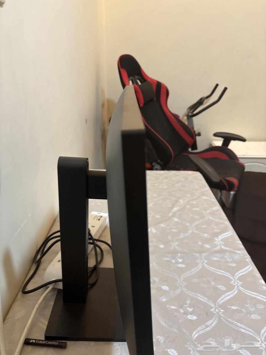 شاشه للبيع ممتازه جدا 300 ريال مع الكرتون64233734737923110