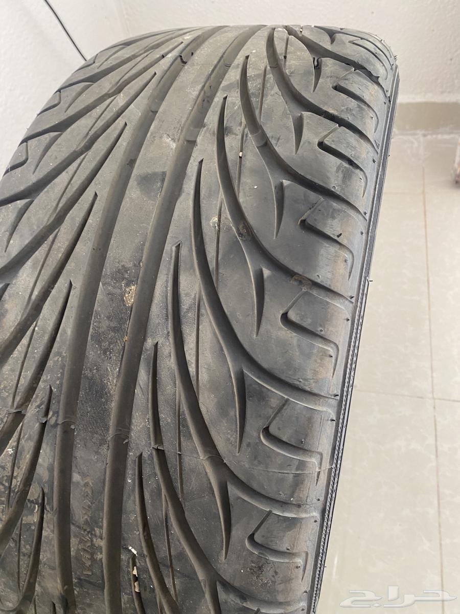 يوجد لديه جنوط وكفرات مرسيدس نظيفه تاريخ الكفرات 14 وفي ضل64246257268994112