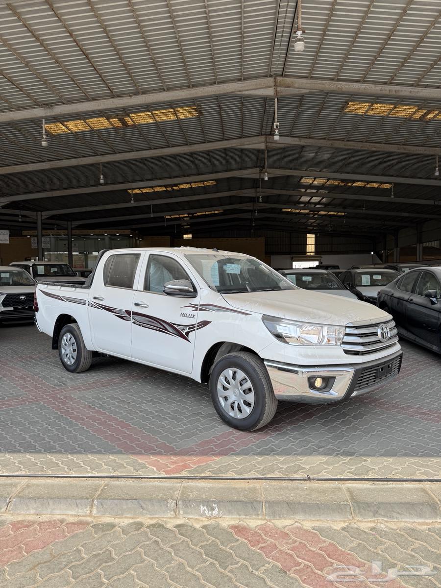 تويوتا هايلوكس GLX بنزين 202564239640146819111