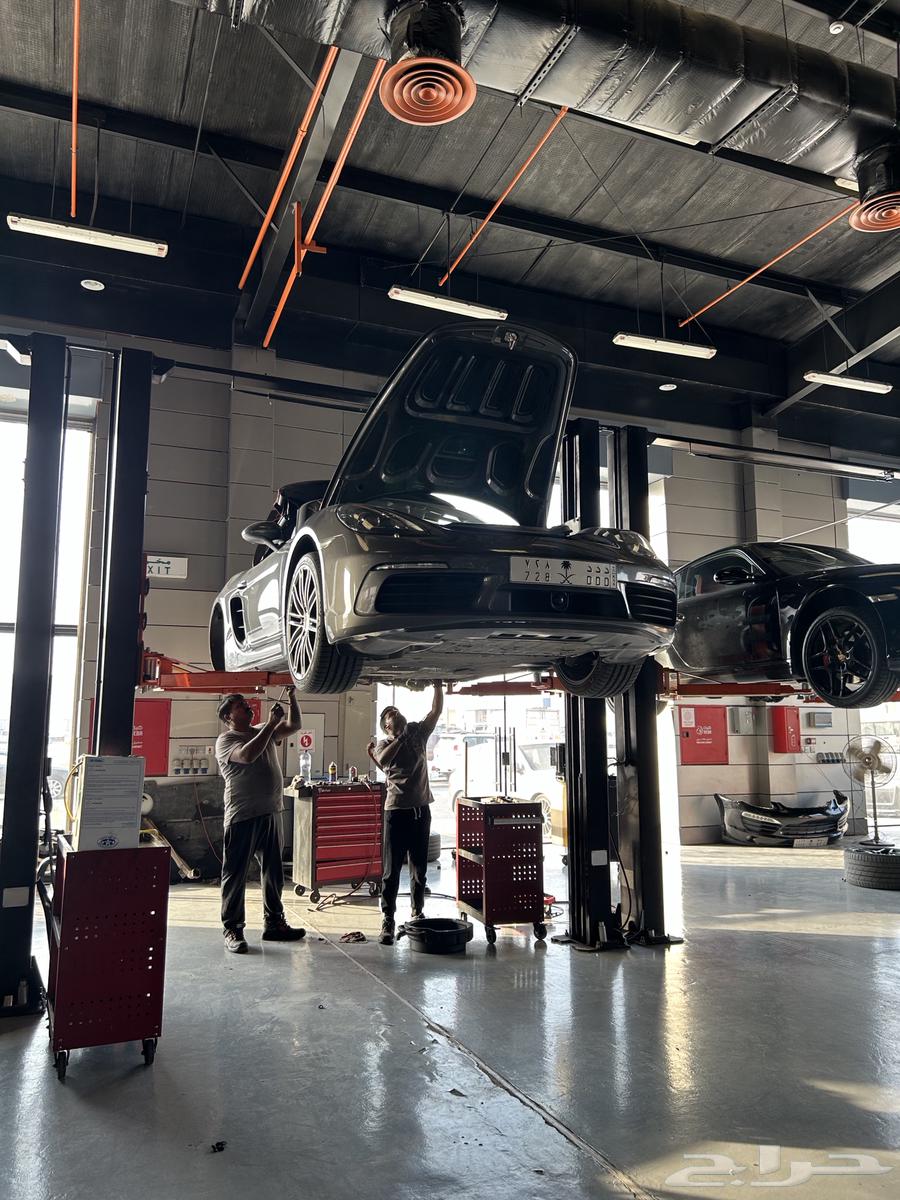 Porsche car inspection, programming, maintenance, and spare parts64242939665281111