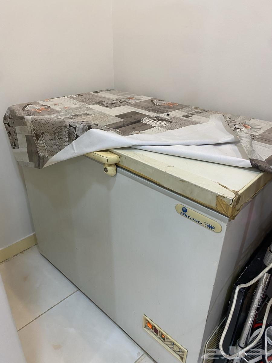 3 refrigerators plus a floor freezer63977042730881114