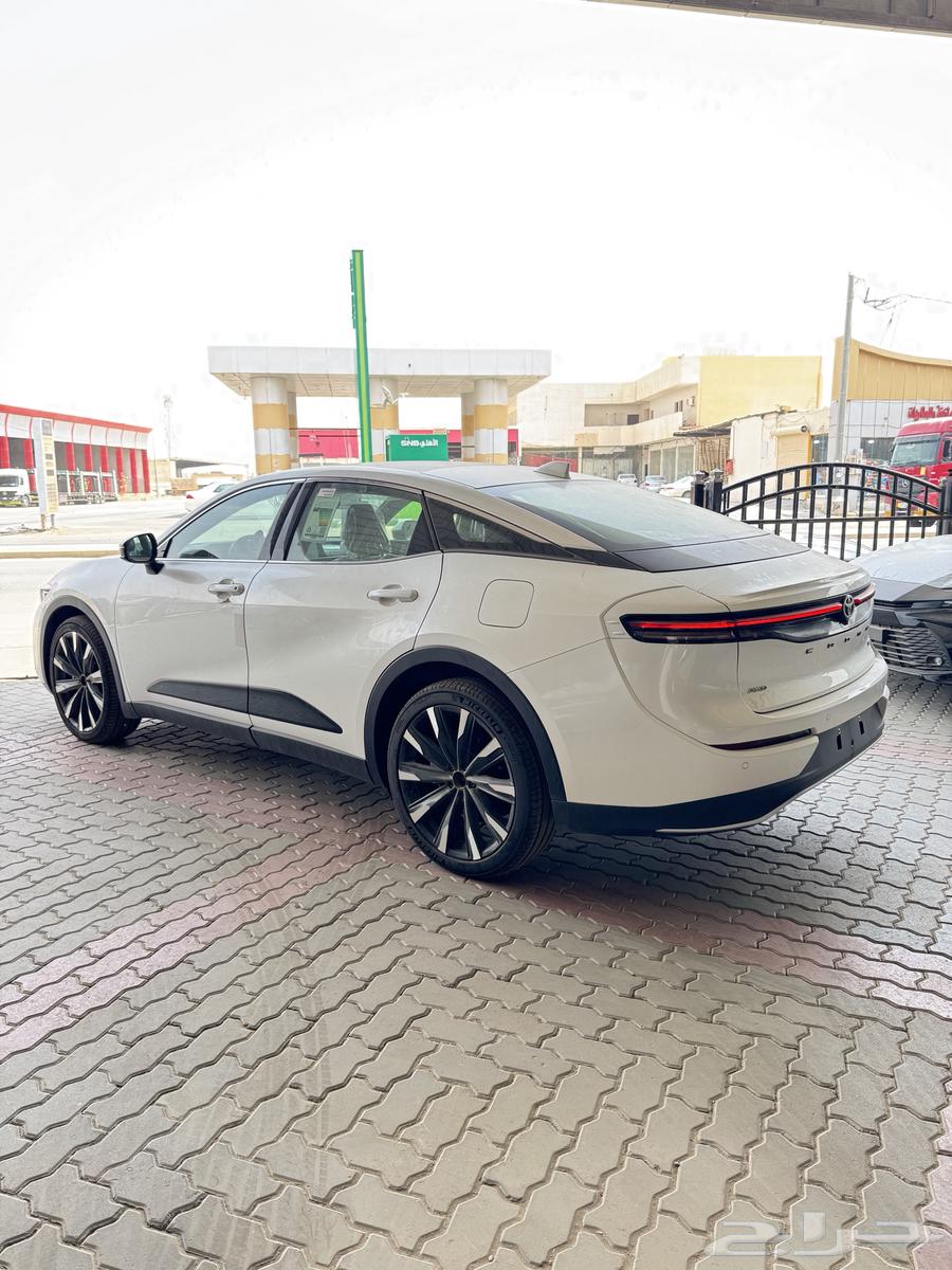 تويوتا كراون ماجيستا 202364241000401155113