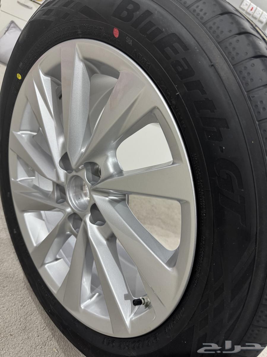 Complete 2024 Camry front bumper GLE with tires64258156633601111