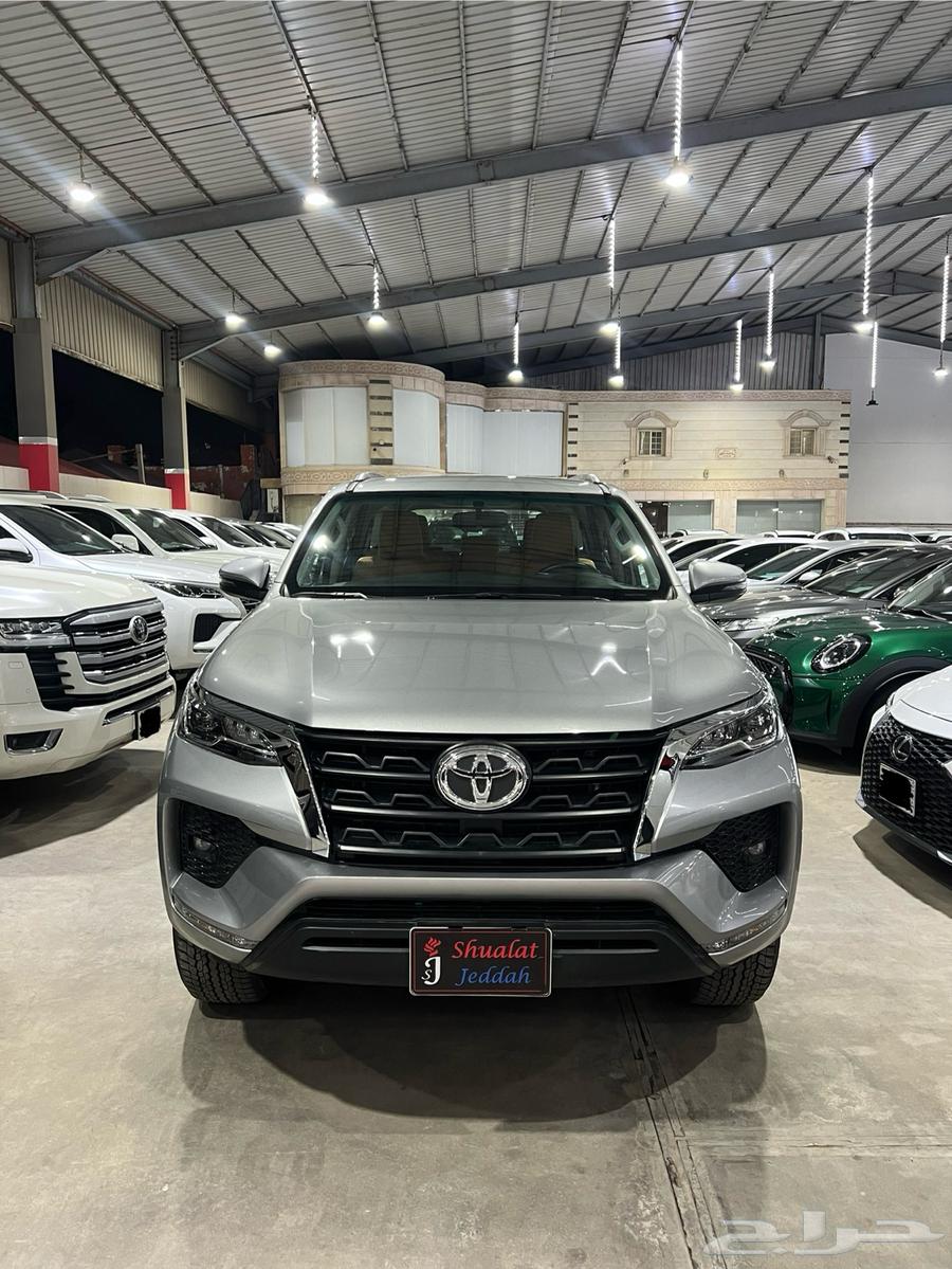 تويوتا فورتشنر 2024 VX سته سلندر شبه جديد64252587528067110