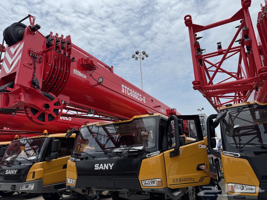 كرينات 25 - 50 - 100 طن للإيجار موديل جديد64242201176195112