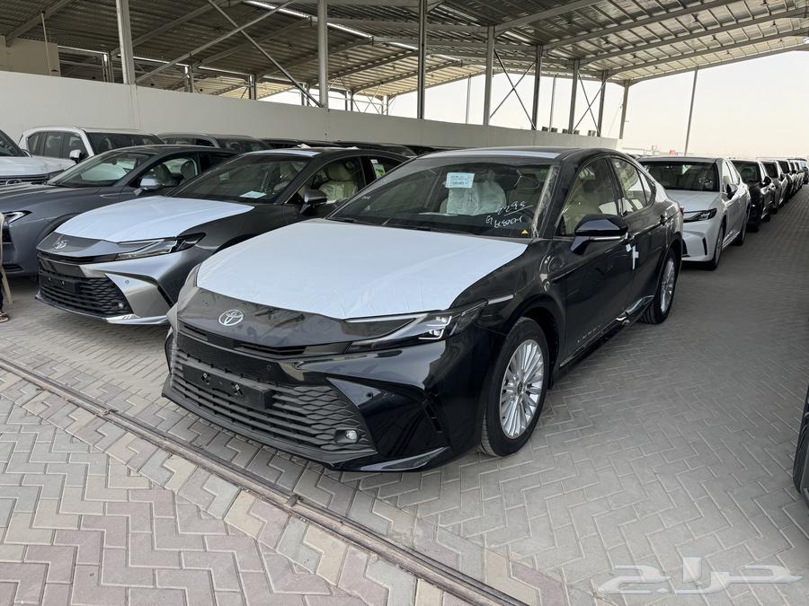 كامري (2025) LE سعودي متوفر لون اسود وابيض64246413453443112