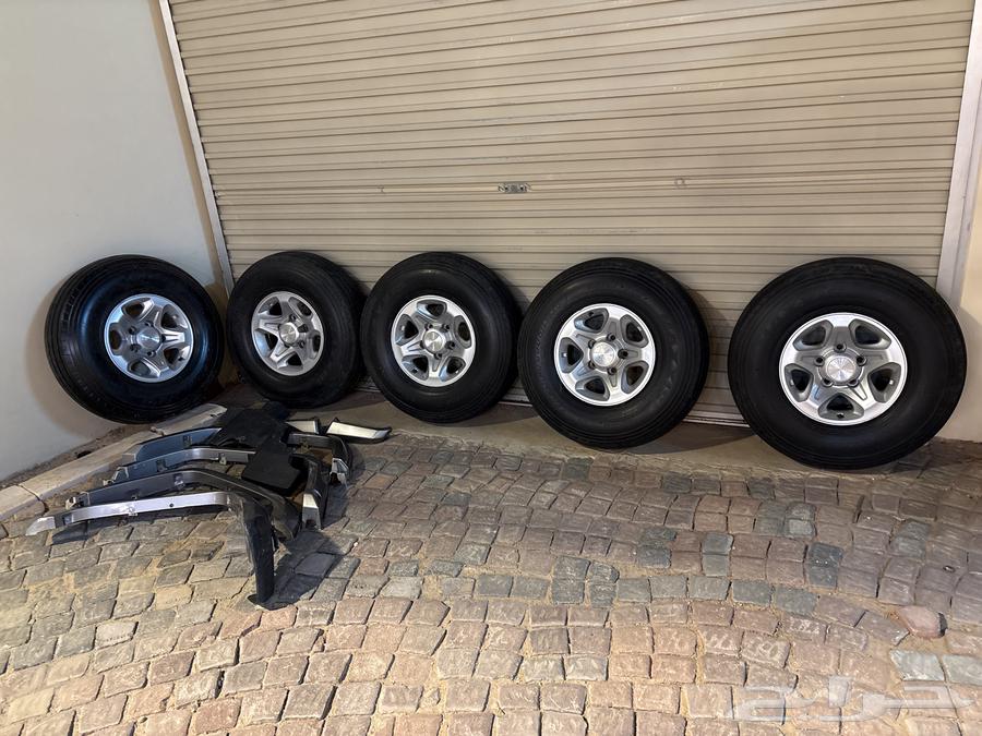 كفرات بالون مع الجنوط64230761131139110