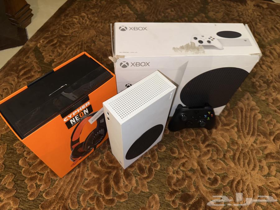 Xbox Series S with headset63966562983681110