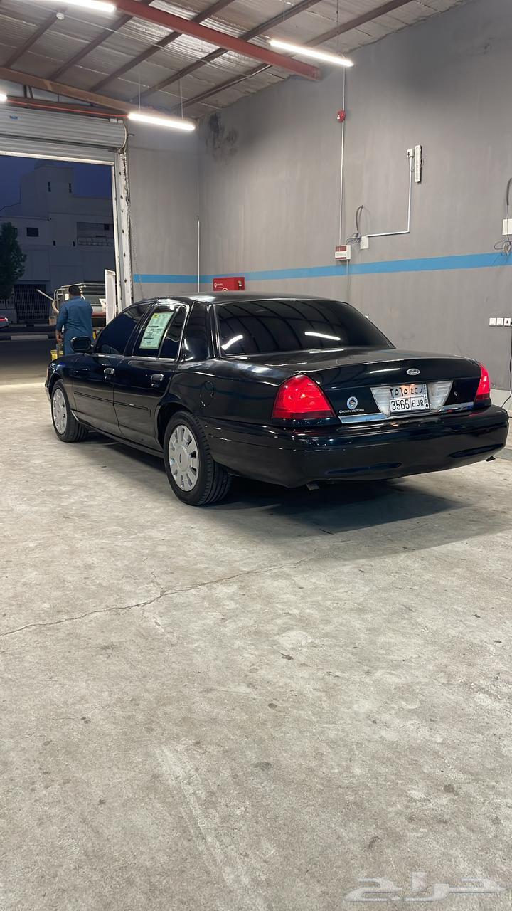 فورد بوليسي اسود64255172540673114