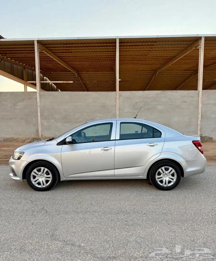 للبيع أفيو اللون فضي64253838983042111