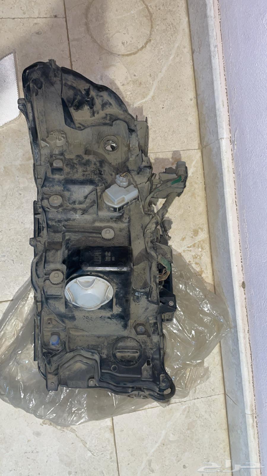 شمعة لاندكروزر 2016-2021 اصليه يسار64261467052930112