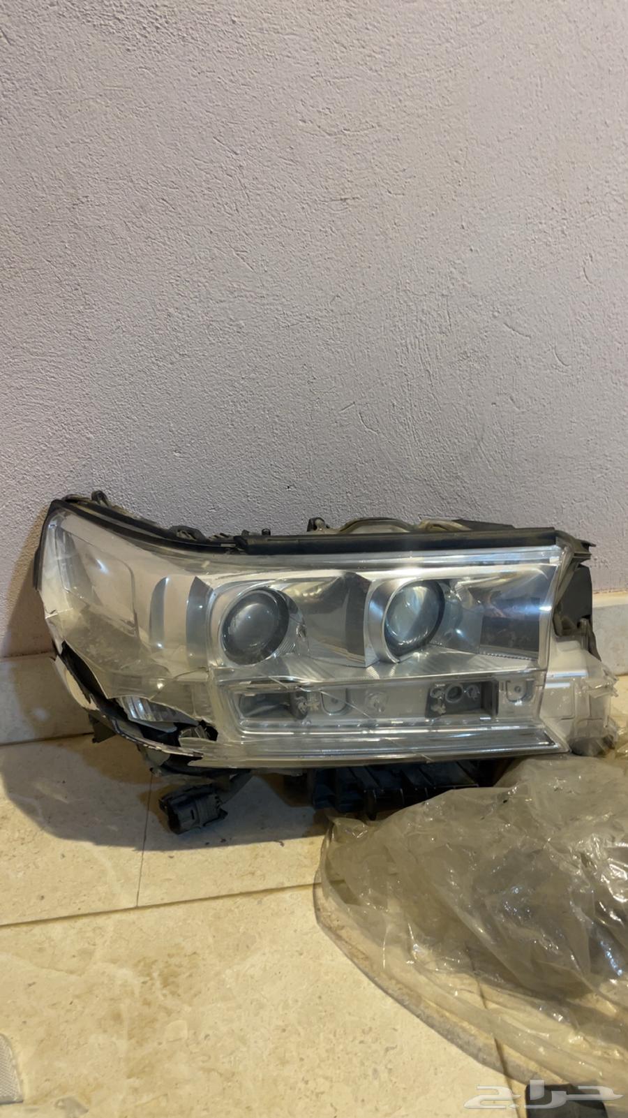 شمعة لاندكروزر 2016-2021 اصليه يسار64261467052930110