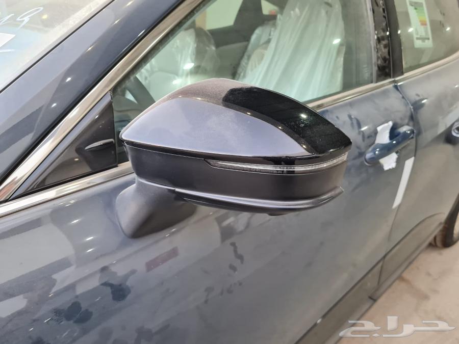 تويوتا كراون بريميوم متووفره لدى العودة للسيارات64266084385538113