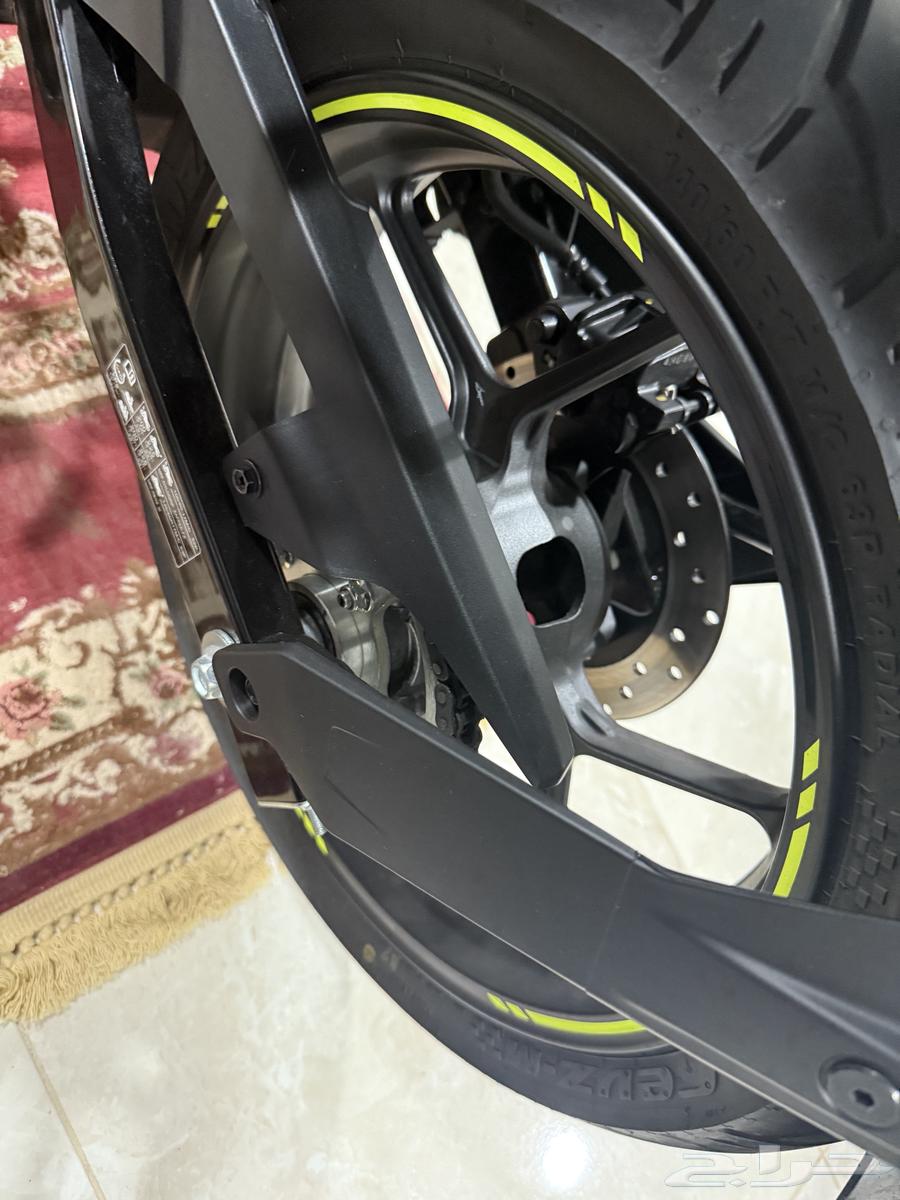 Suzuki GXR 2025 model in excellent condition, considered new with odometer reading 280064261963272451113