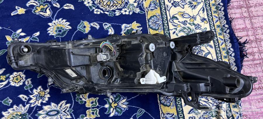 شمعة كامري أصلي وكالة تركب من 2018 الى 202464255350913539114