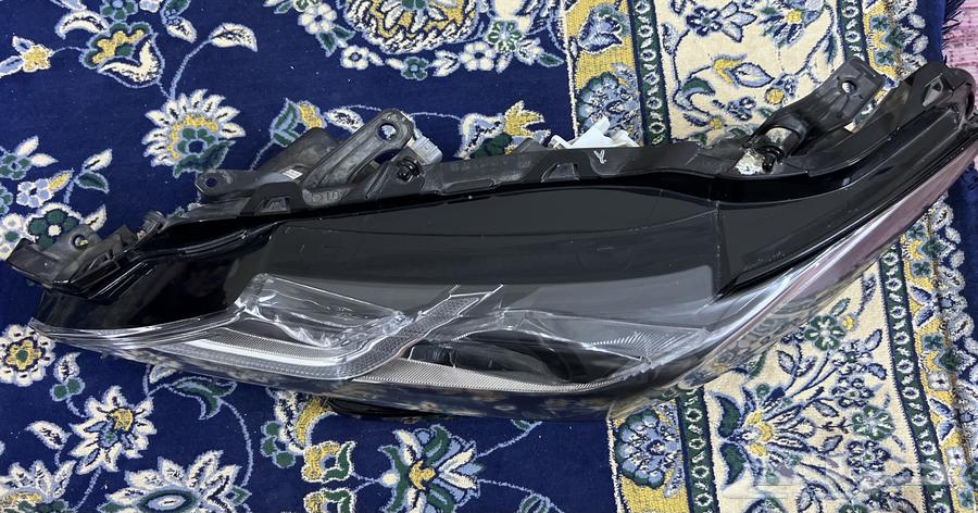 شمعة كامري أصلي وكالة تركب من 2018 الى 202464255350913539113