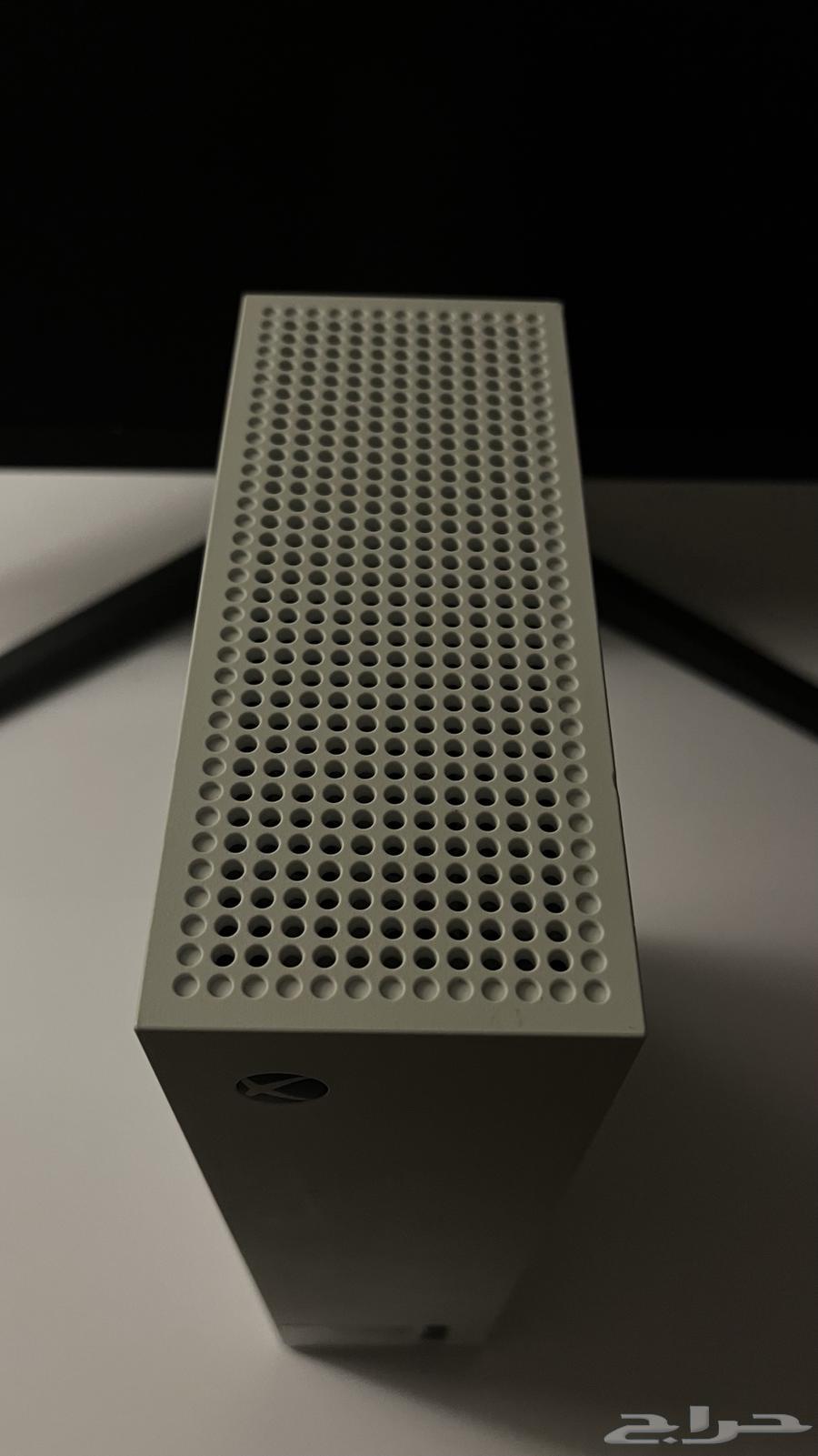 اكس بوكس سيريس اس نضيف جدا  و خالي من العيوب للبيع64002617274115113