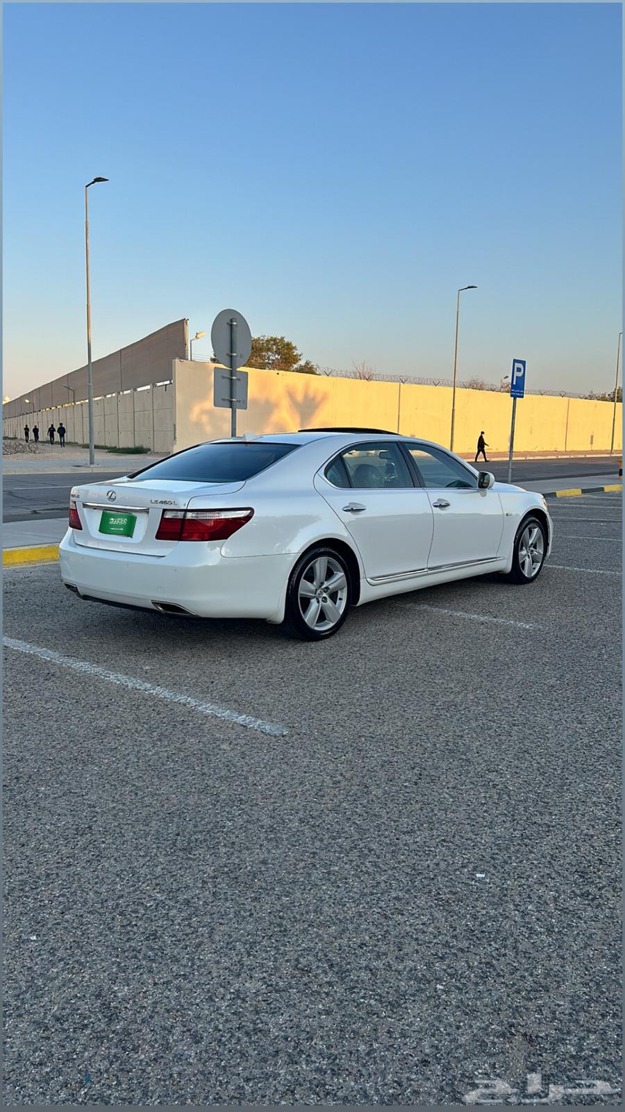لكزس 200963618052672771113