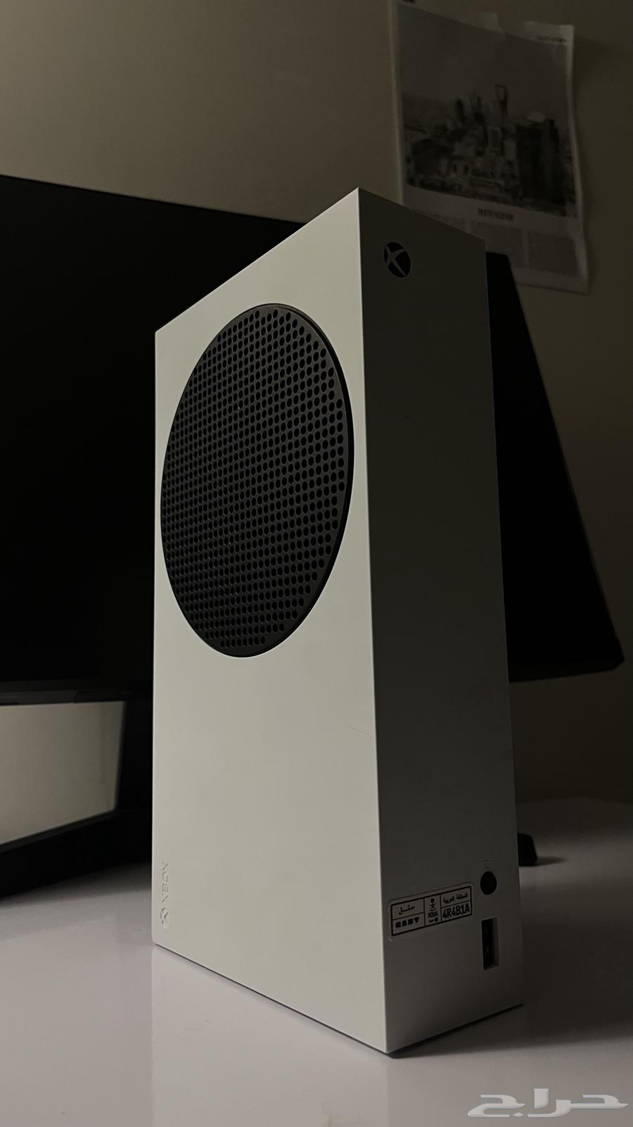 اكس بوكس سيريس اس نضيف جدا  و خالي من العيوب للبيع64002617274115110