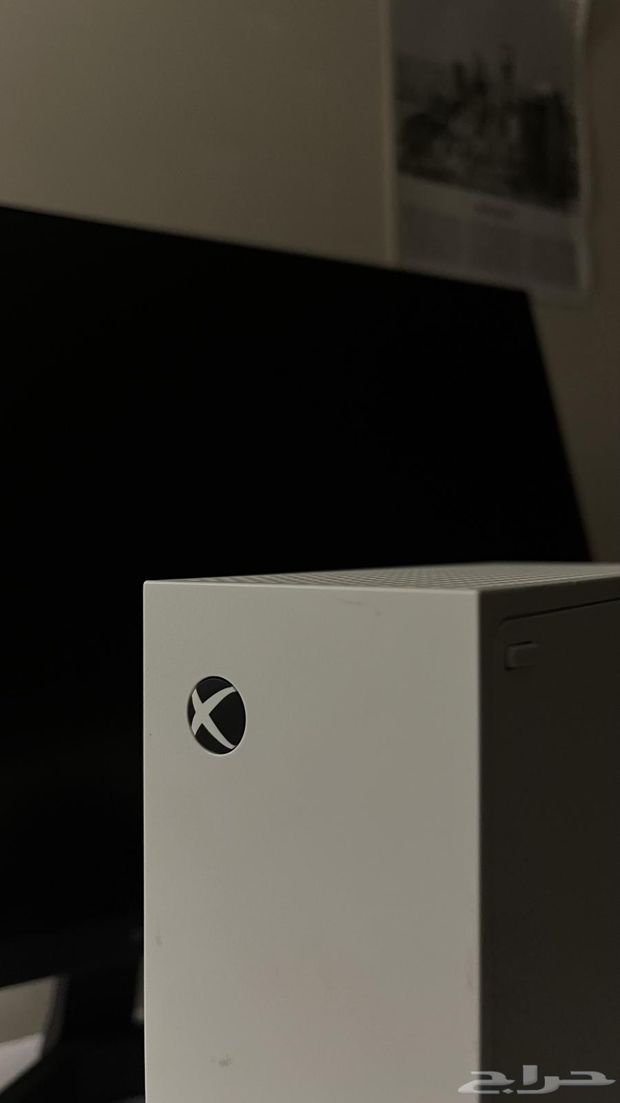 اكس بوكس سيريس اس نضيف جدا  و خالي من العيوب للبيع64002617274115112