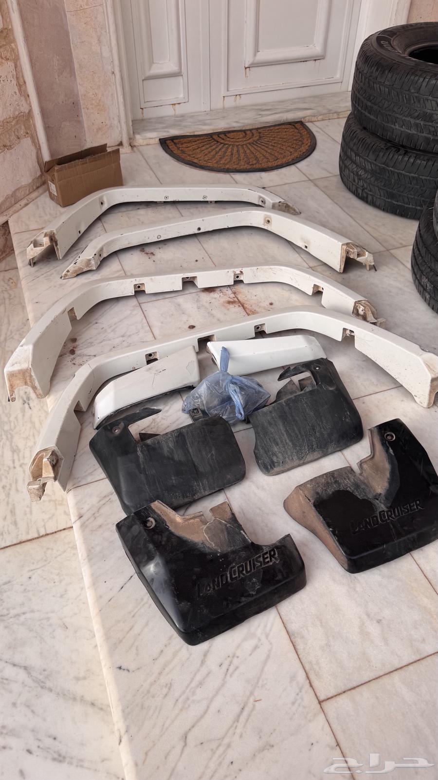 فيابر رفارف ربع تويوتا64294896984449110