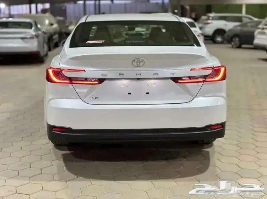 تويوتا كامري LE بنزين 202564300345851650112