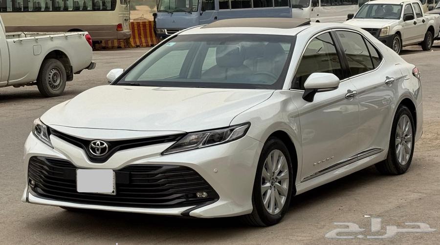 تويوتا (( تم البيع تم البيع )) كامري GLE بنزين 201964302160119171111