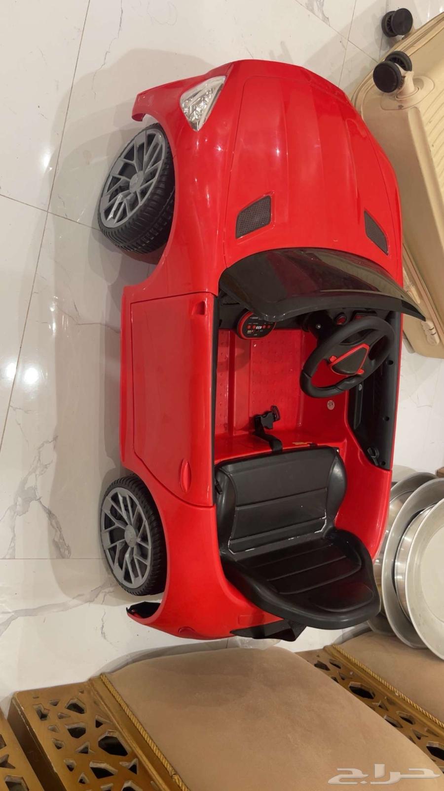 Two small cars, price 1000, use for one day only, nothing else, new64036822572673110