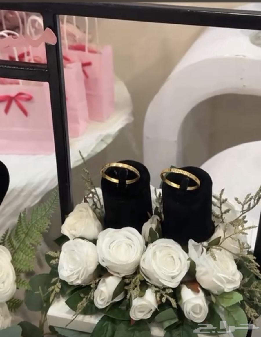 ستاند هديه جاهز للبيع مع ورد 764029729787393112