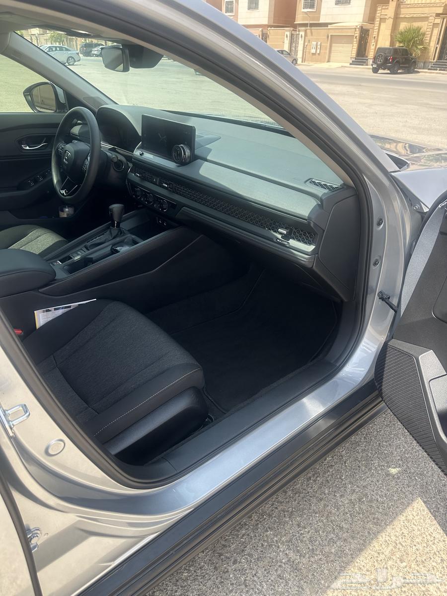 للبيع هوندا اكورد 2024 نص فل64308122355458113