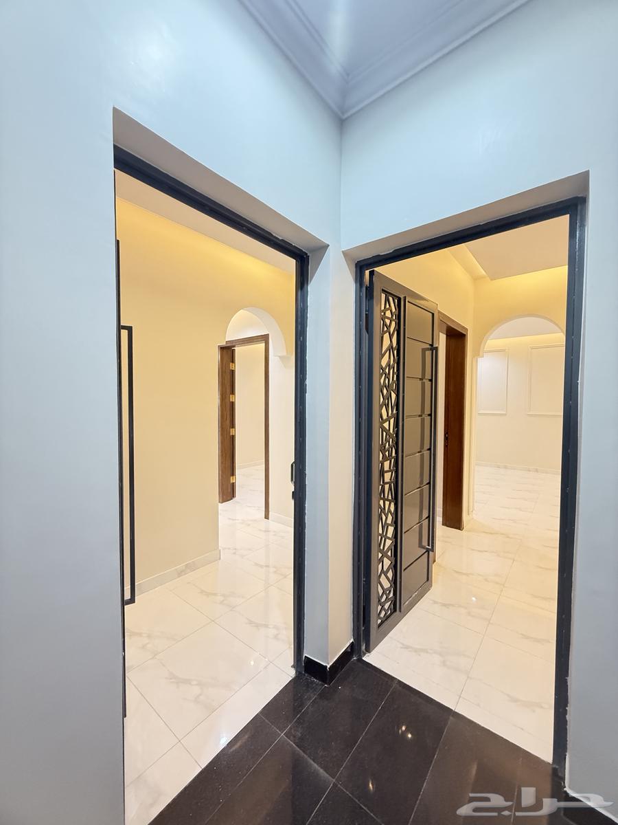 Second floor roof apartment for sale with annex and large car yard in Al-Khamees63612989922690113