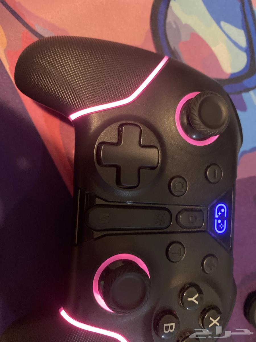 The Nintendo Switch controller is not original, it has many custom lights64032229162370112